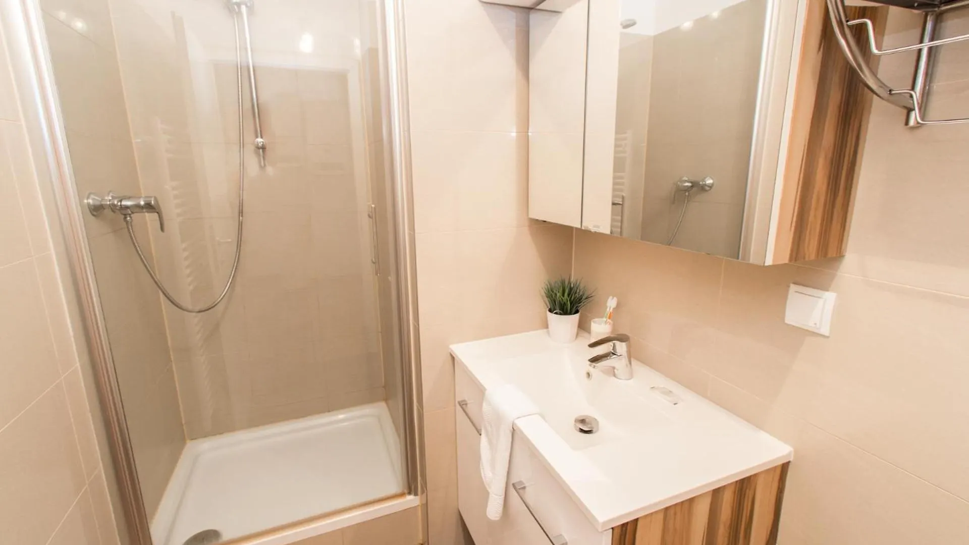 Apartment Mandlgasse I Contactless Check-In 0*, Vienna