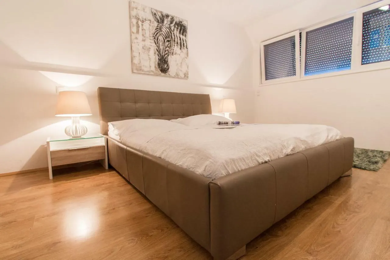 Apartment Mandlgasse I Contactless Check-In 0*, Vienna